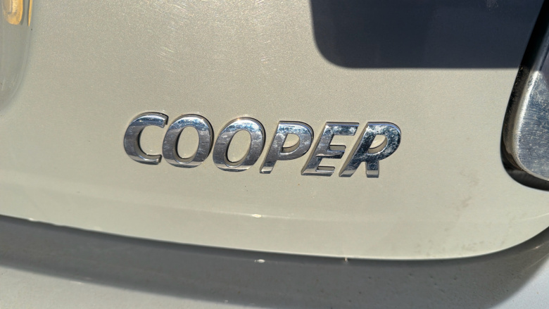 MINI Hatchback 1.5 Cooper Classic II 3dr Petrol Hatchback